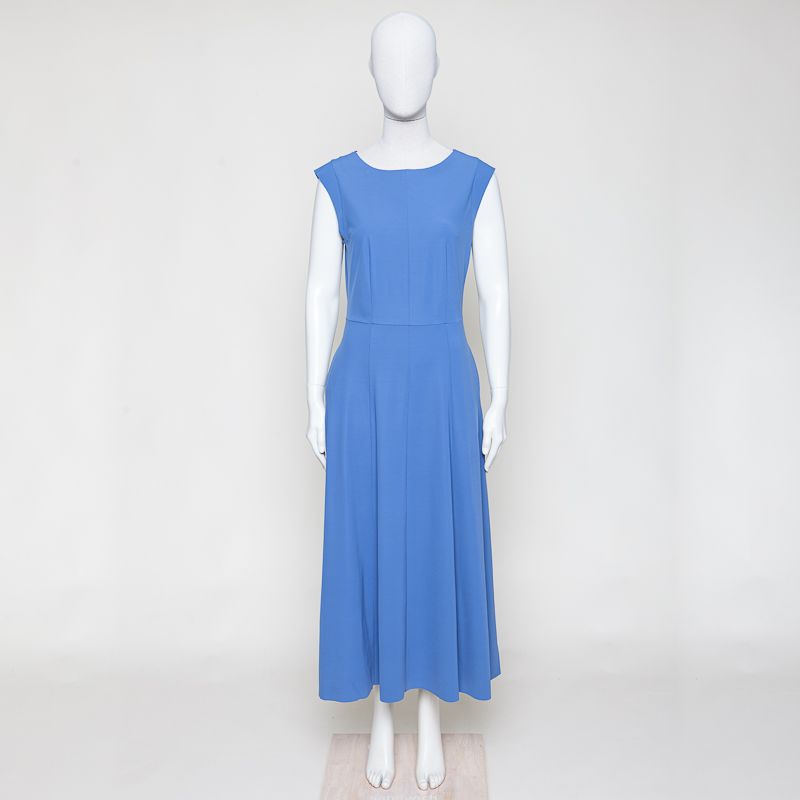 Tami, hellblaues Kleid