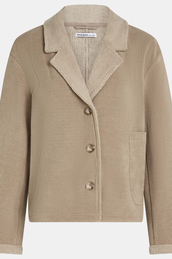 Beige karierter Wollmantel mit Knopfverschluss und zwei Flaps.