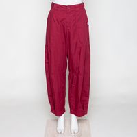 Hose, dunkelrot