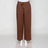 Tyra umbra Brown