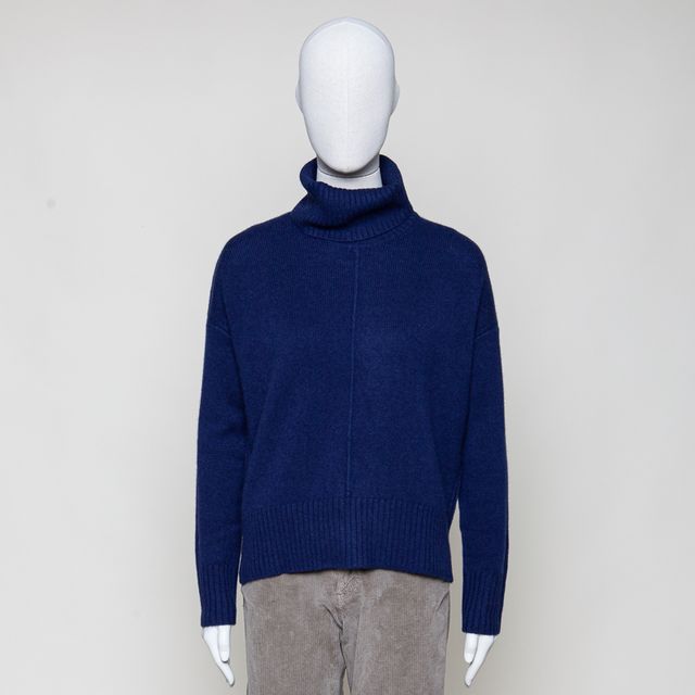Candace Rolli navy
