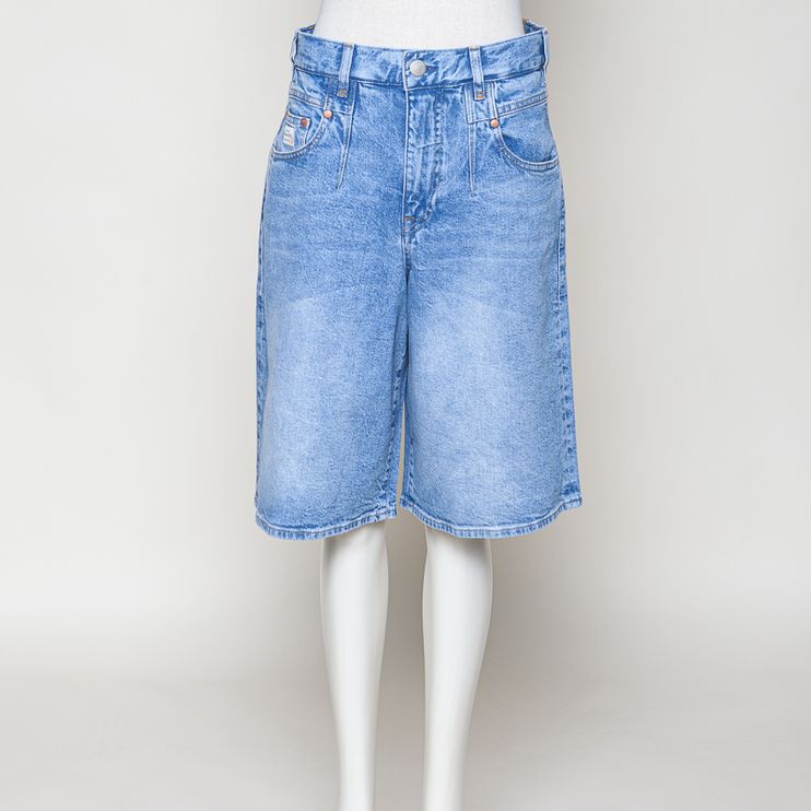 Brooke Bermuda sky worn