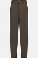 Dunkelbraune, weite Cargohose mit zwei seitlichen Taschen und Gürtelschlaufen.