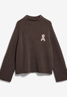 Grauer Pullover mit weißem Ribbon-Aufdruck auf der Brust.