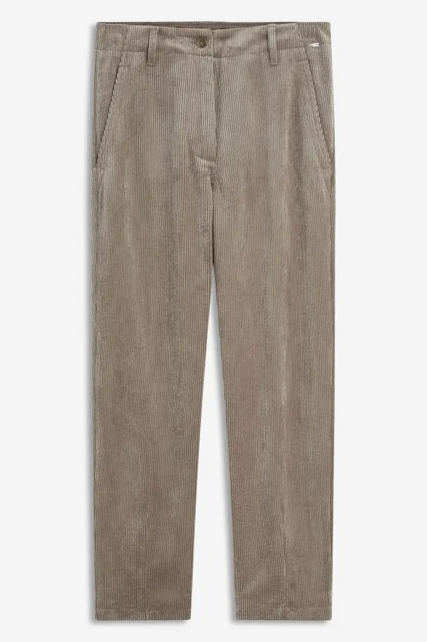 Beige pinstreifige Hosen mit zwei Knopfleisten, schlicht und elegant.