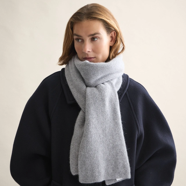 Scarf smoke