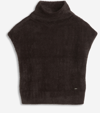 Dunkelbrauner, flauschiger Turtleneck-Poncho mit hochgeschlossenem Ausschnitt.